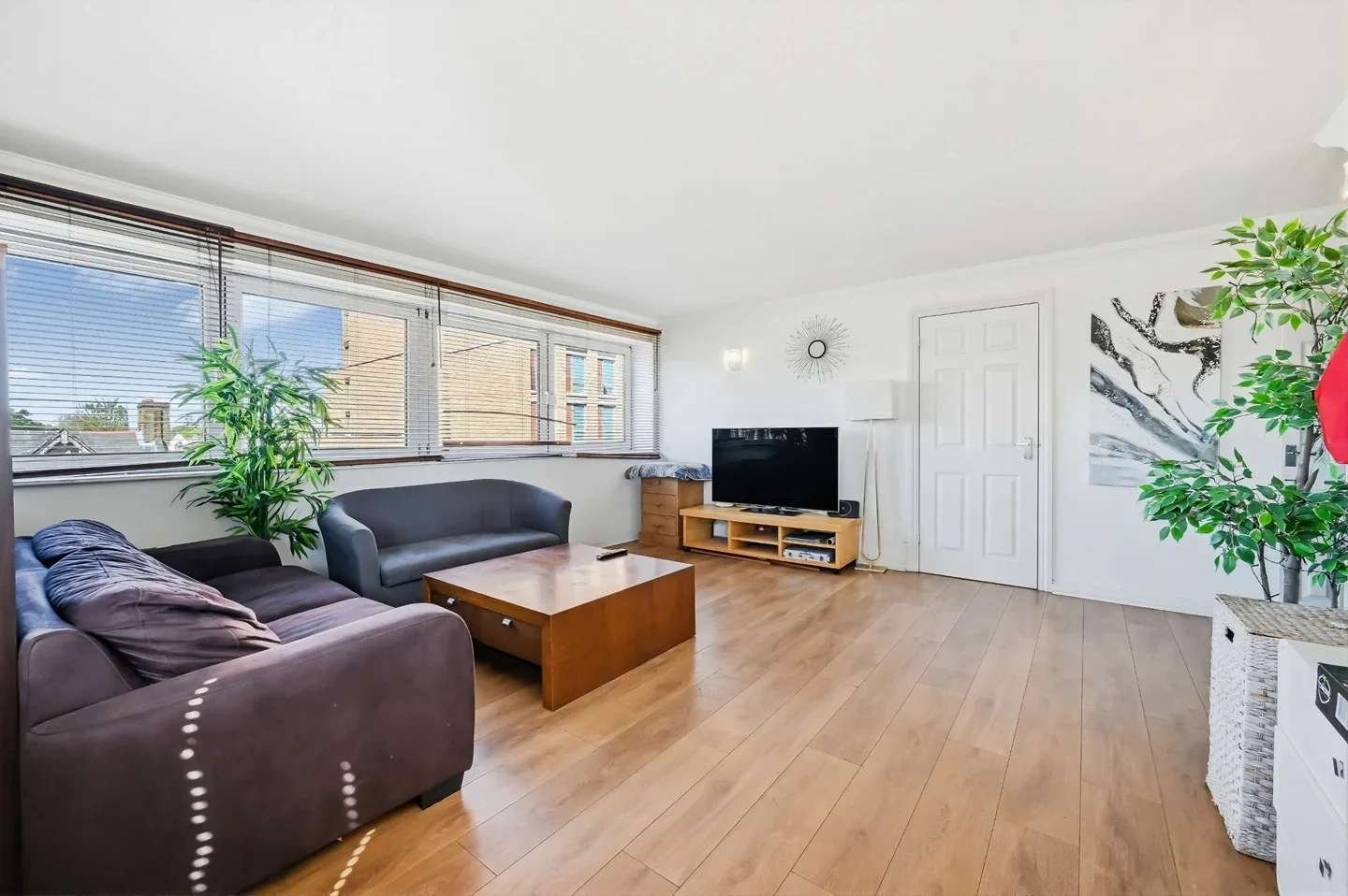 Flat Southey Road in Greater London