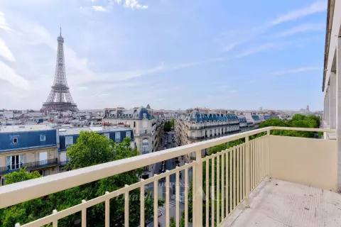 Flat Rue Saint-Dominique in Paris