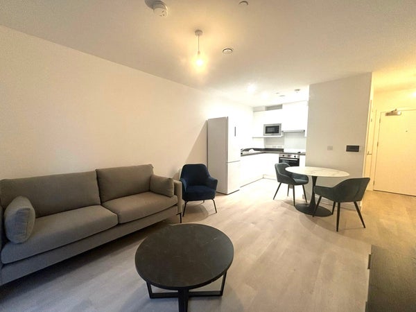 Flat Griffiths Close in Birmingham