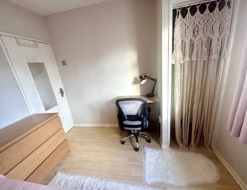 Room Horndean Close in Greater London