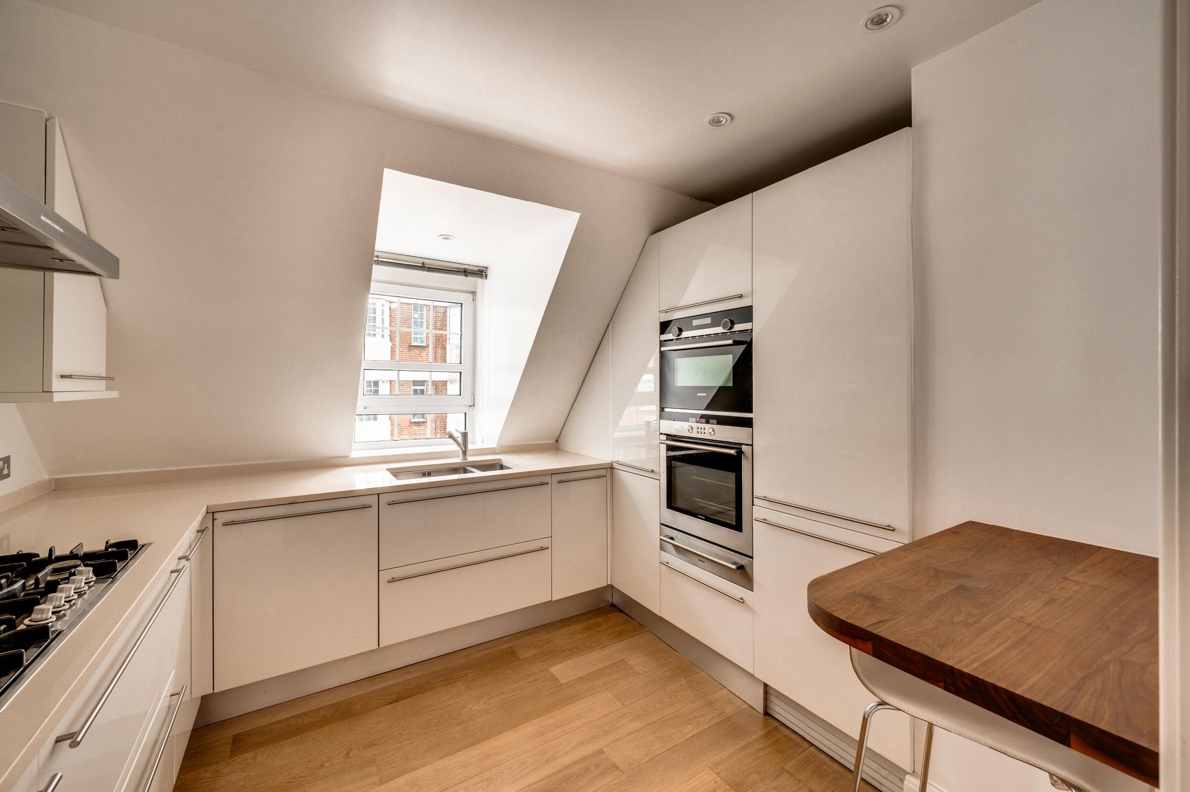 Flat Elystan Street in Greater London
