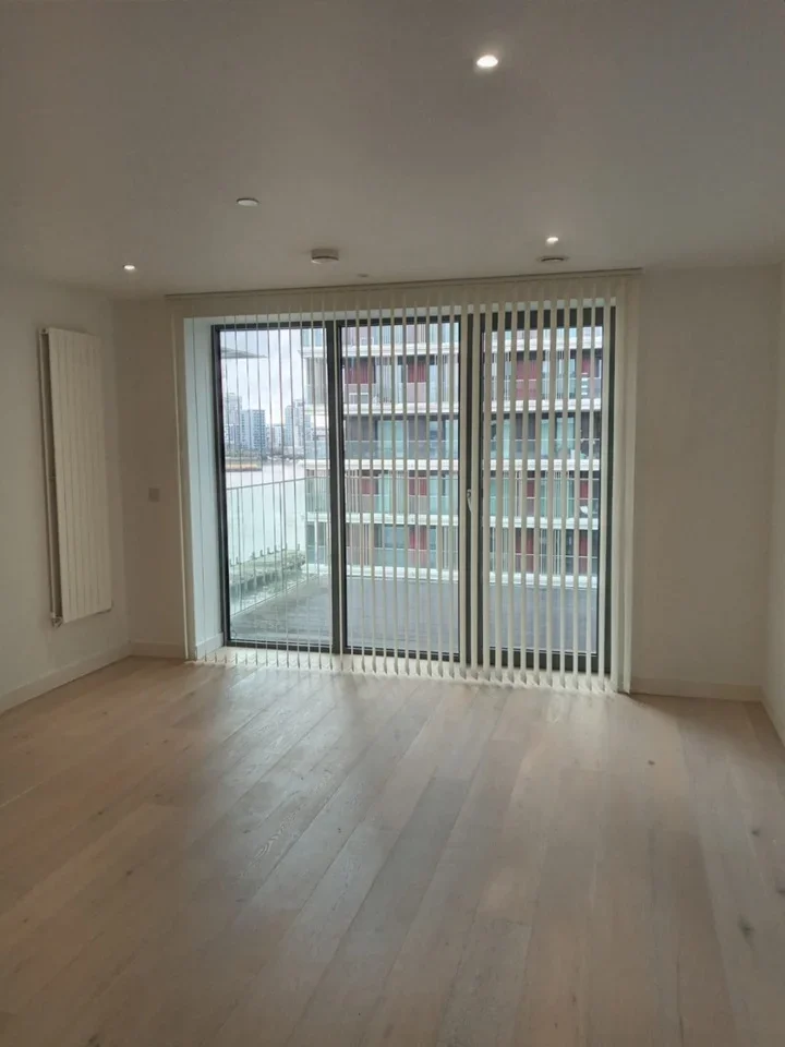 Flat Bonnet Street in Greater London