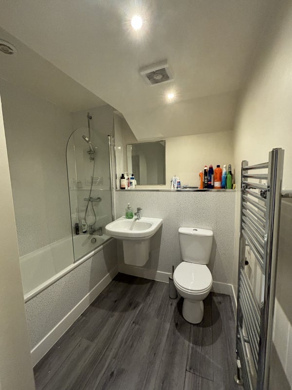 Room Sandyford Place in Glasgow