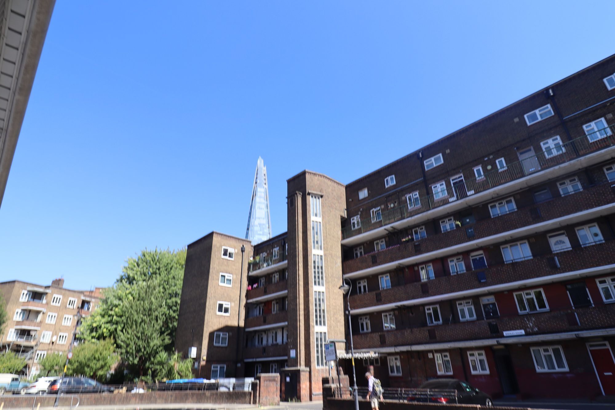 Flat Tennis Street in Greater London