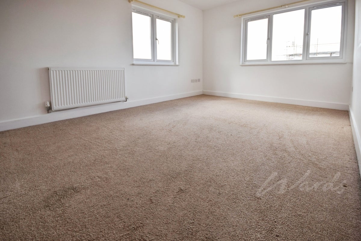 Flat Chichester Close in Rainham