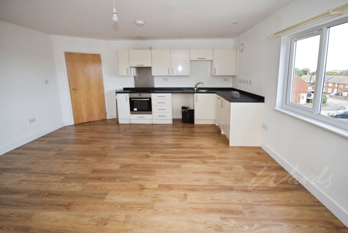 Flat Chichester Close in Rainham