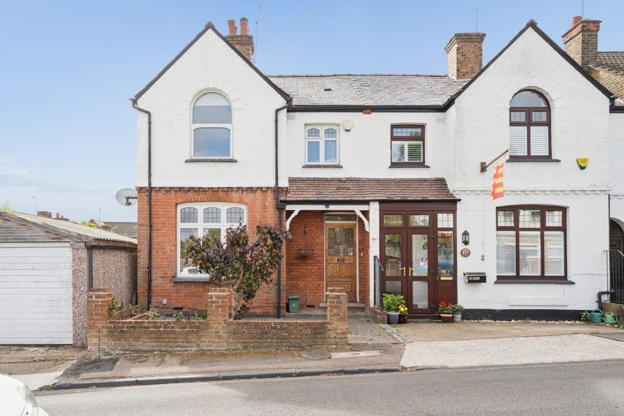 House Highfield Road in Greater London