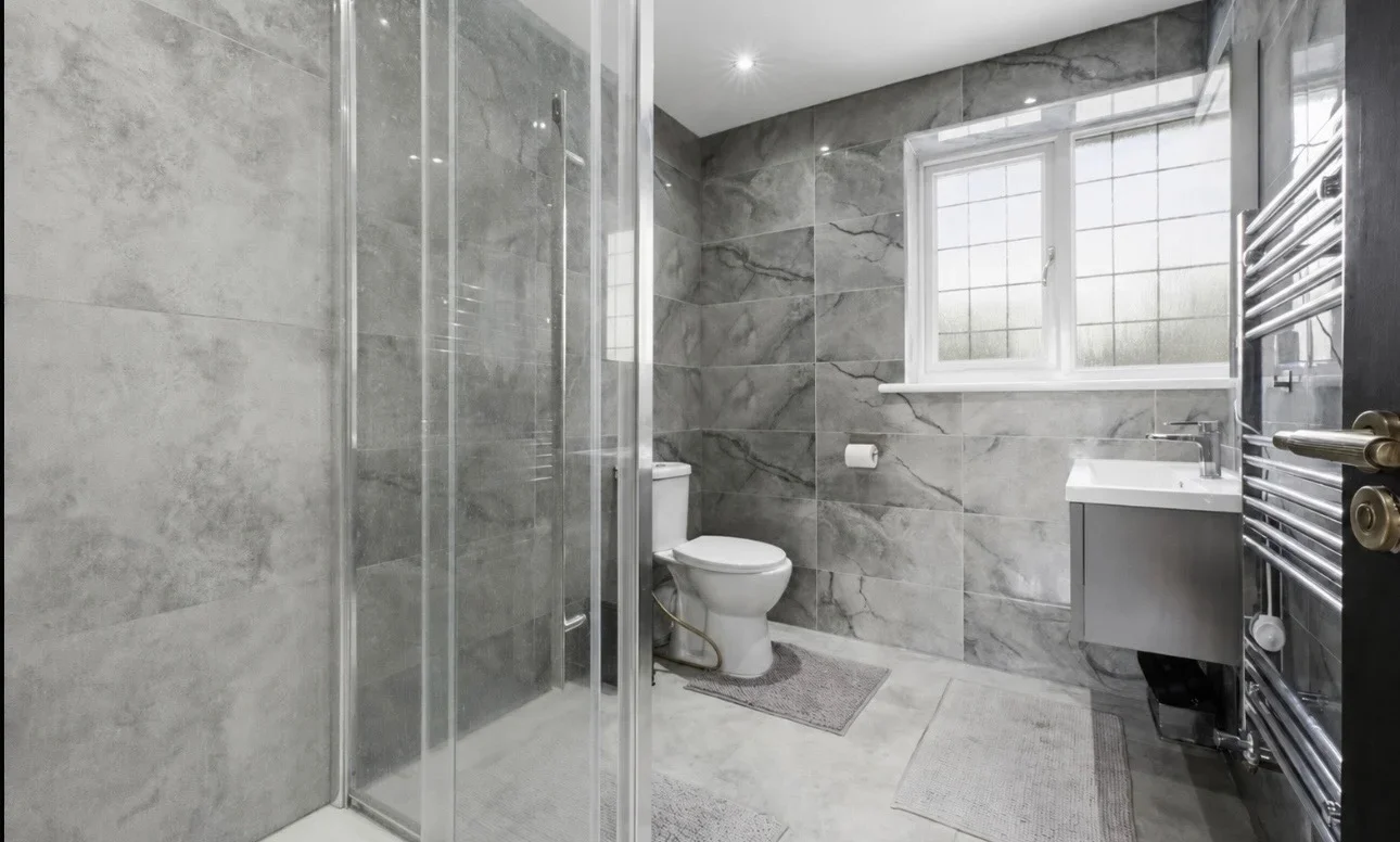 Room Wrotham Road in Gravesham