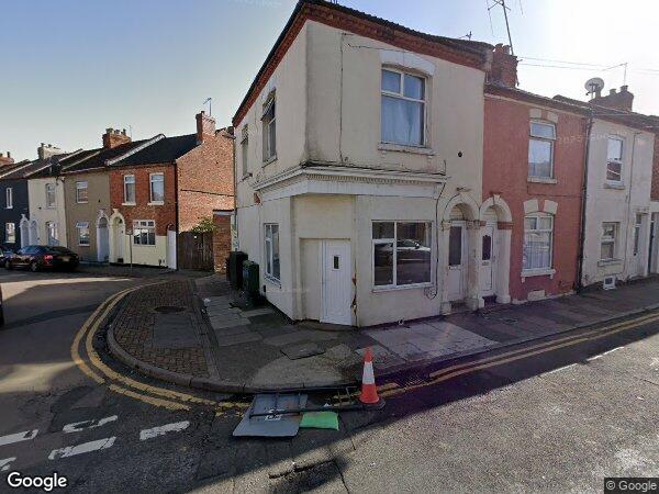 Flat Cloutsham Street in Northampton