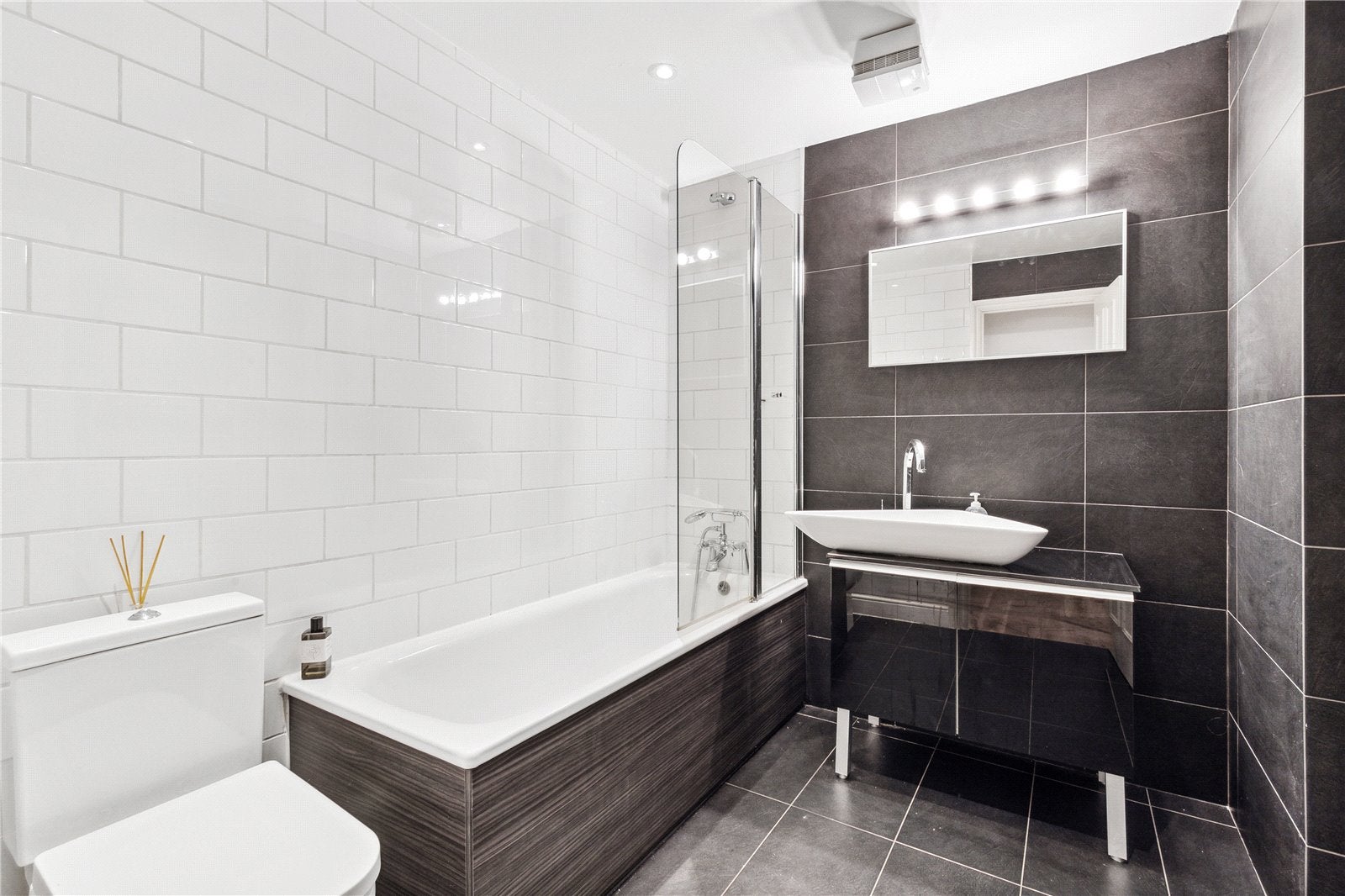 House Hammersmith Grove in Greater London