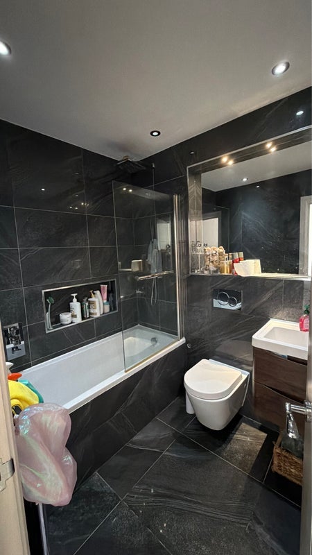 Room Derby Road in Greater London