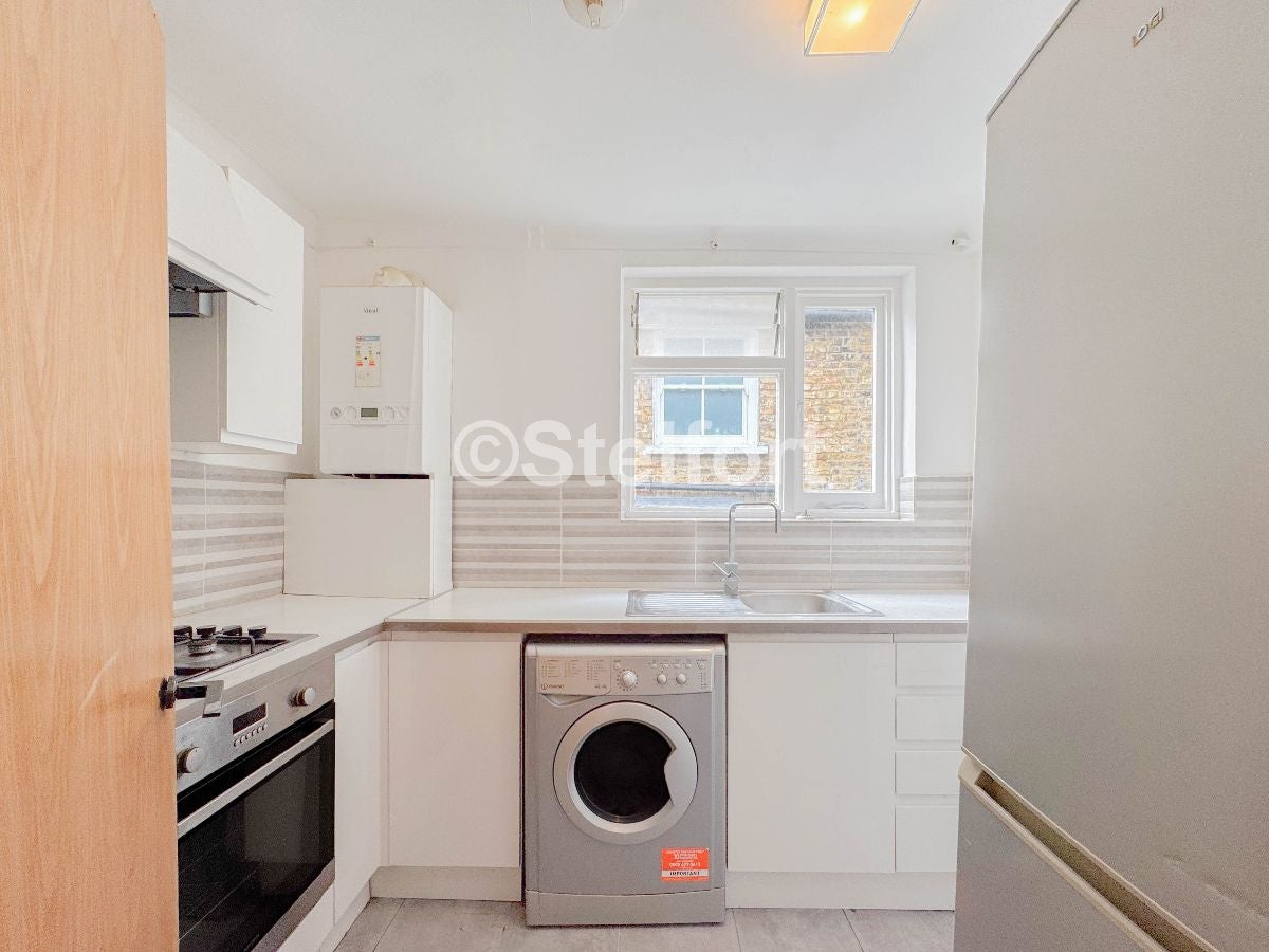 Flat Beresford Road in Greater London