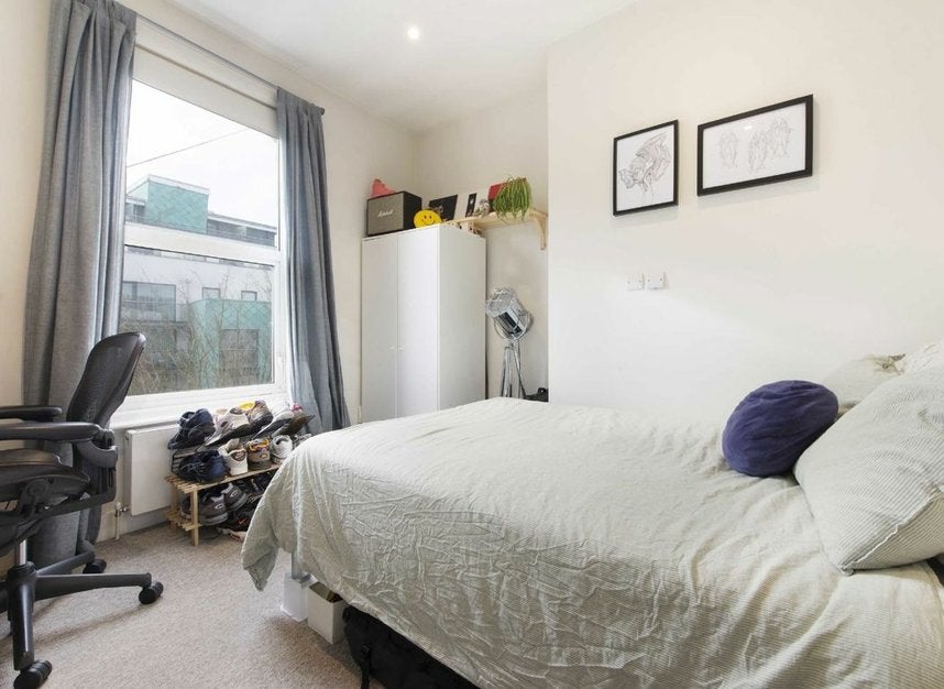 Flat Drayton Park in Greater London