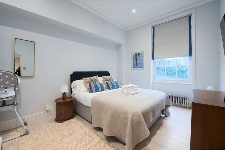 Flat Rosslyn Hill in Greater London