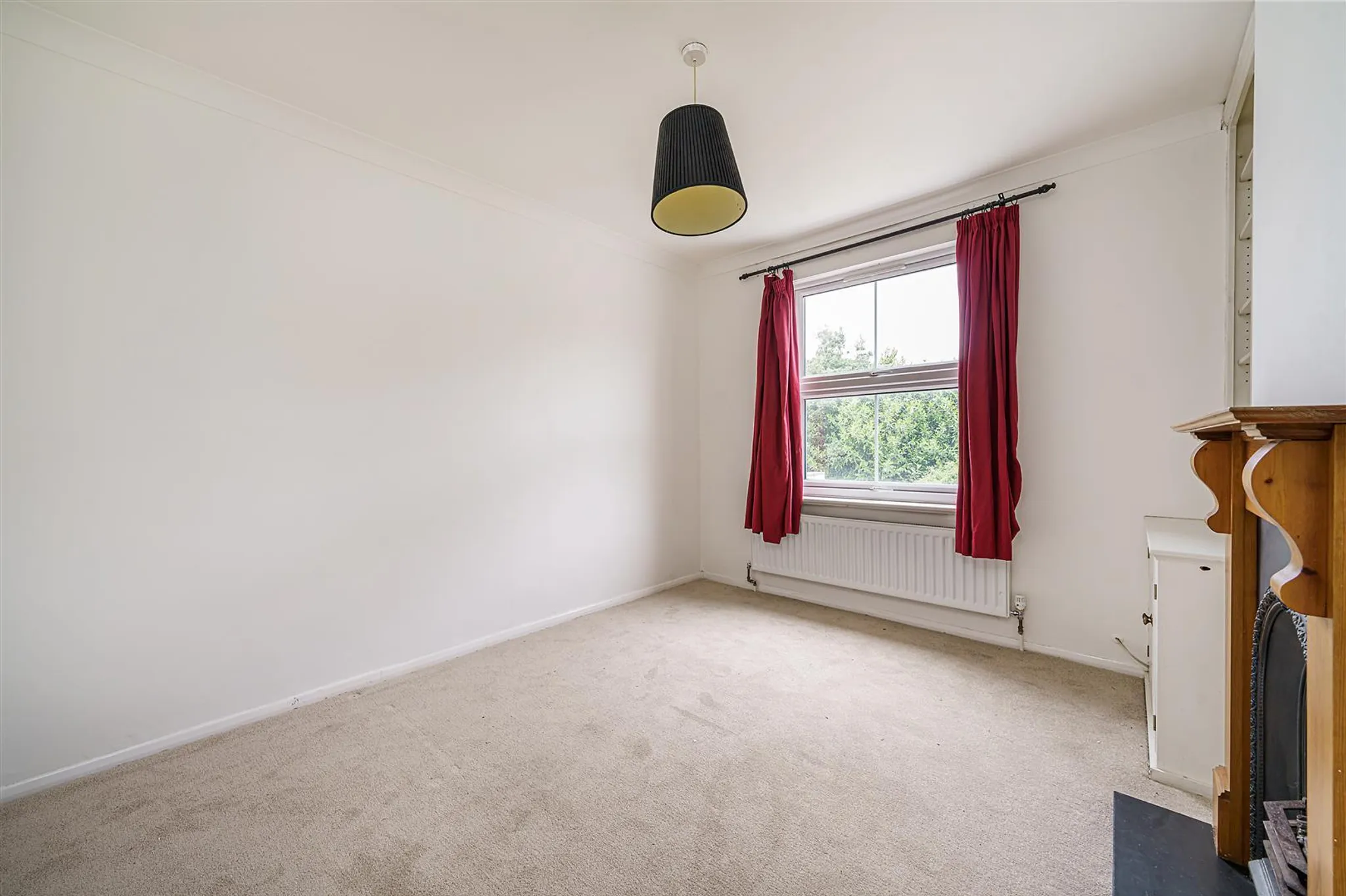 Flat Ritherdon Road in Greater London