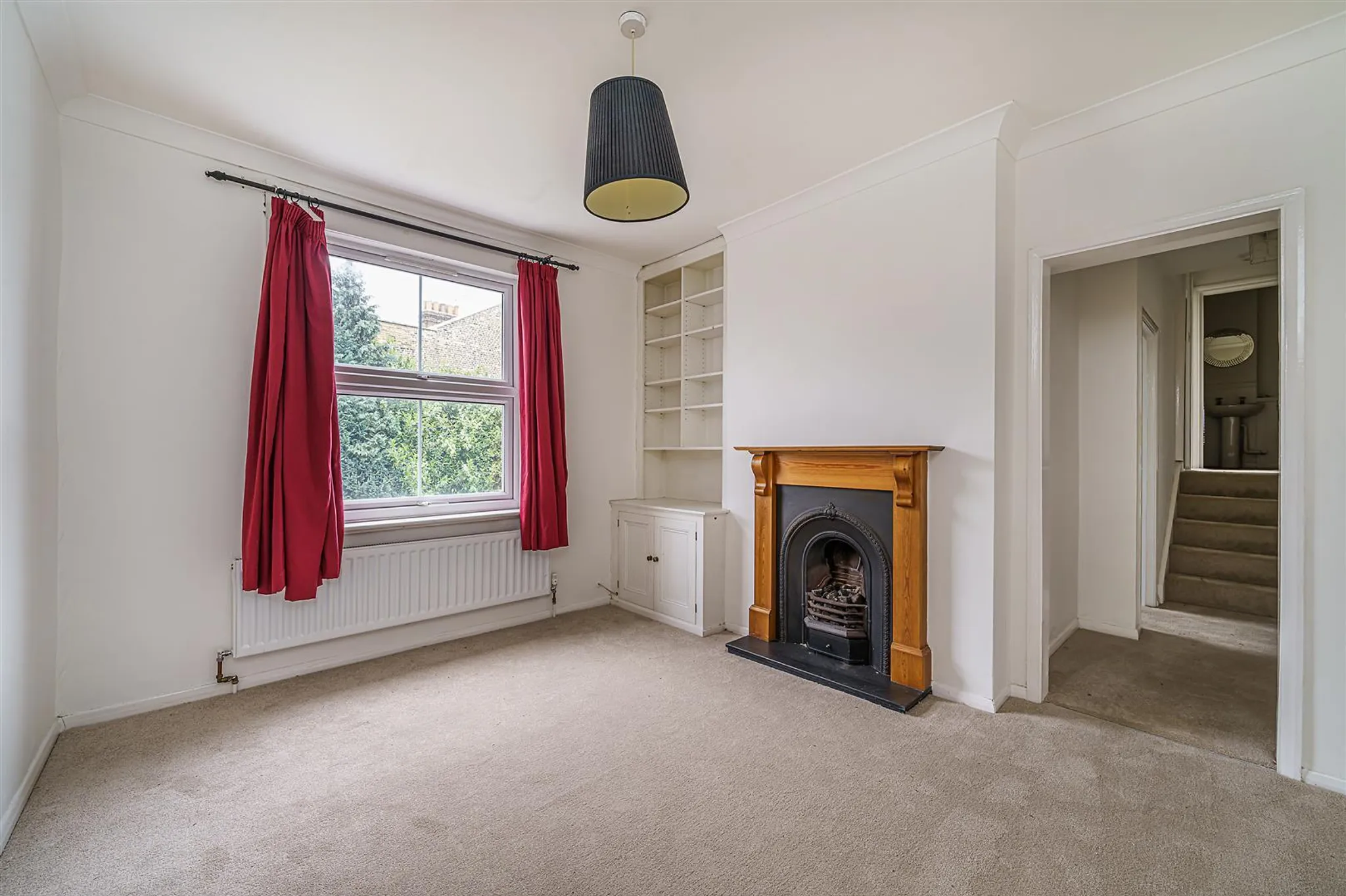 Flat Ritherdon Road in Greater London