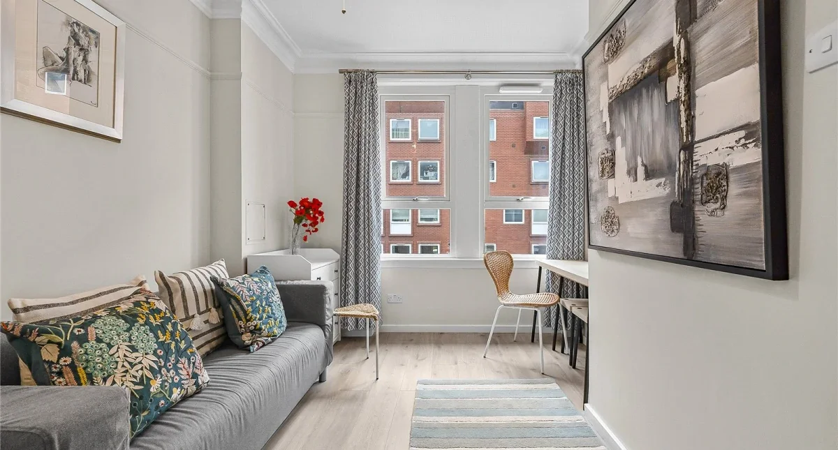 Flat Charing Cross Road in City of Westminster