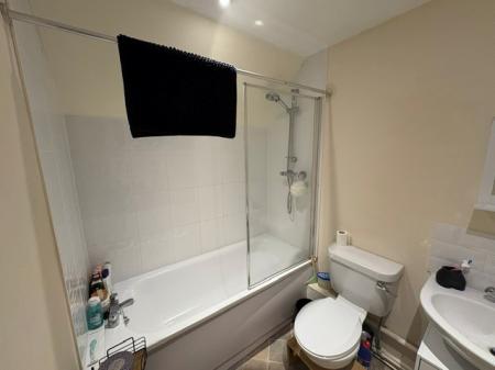 Flat Tidworth Road in Ludgershall