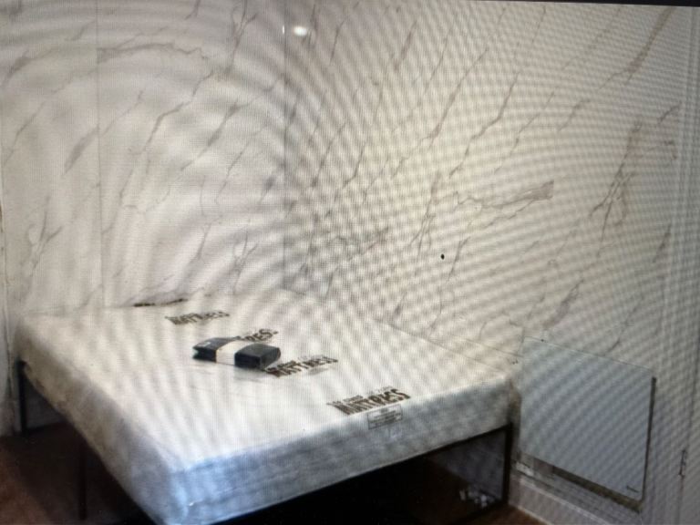 Room Lyndhurst Road in Luton