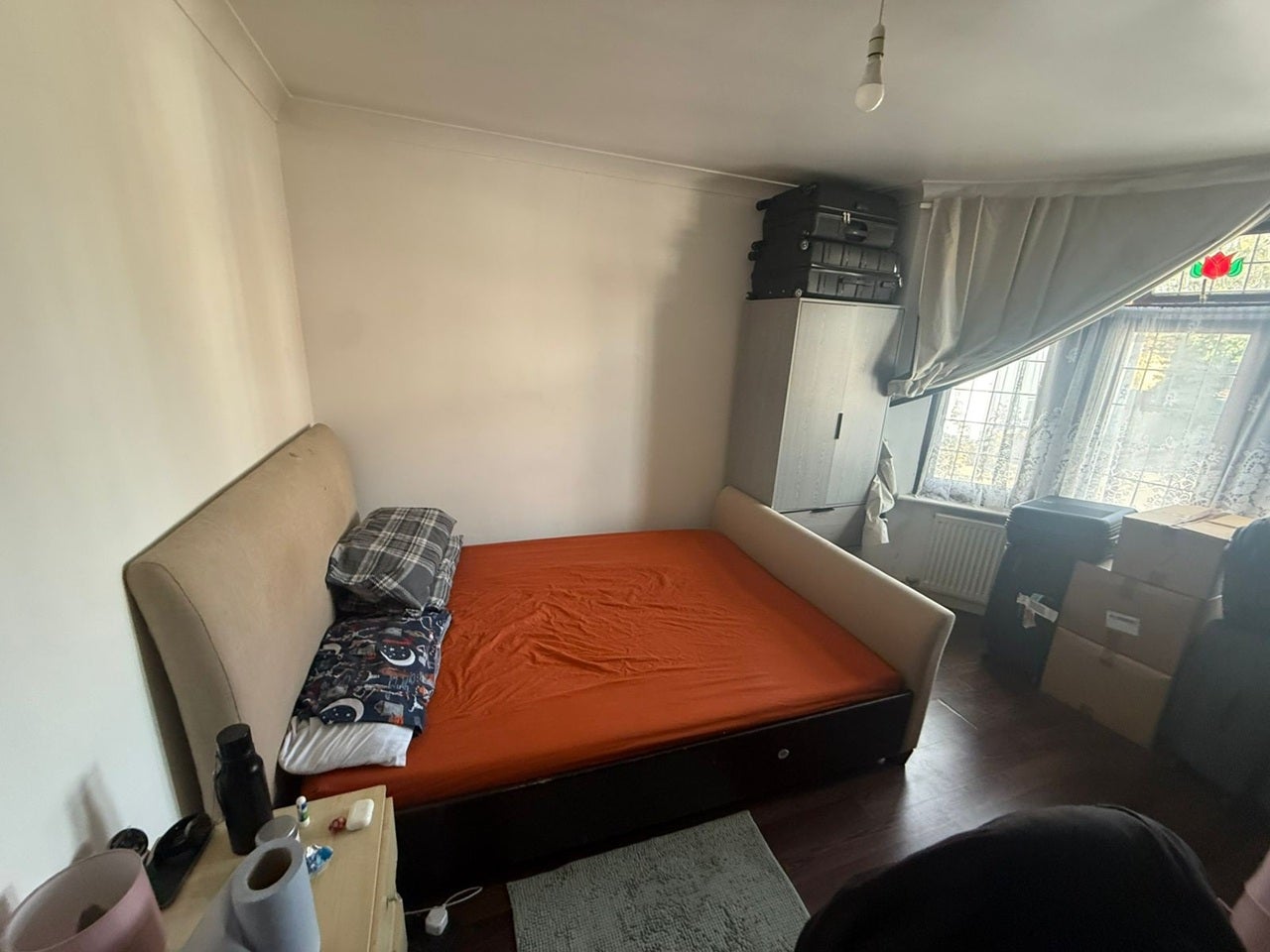 Room Suffolk Road in Greater London