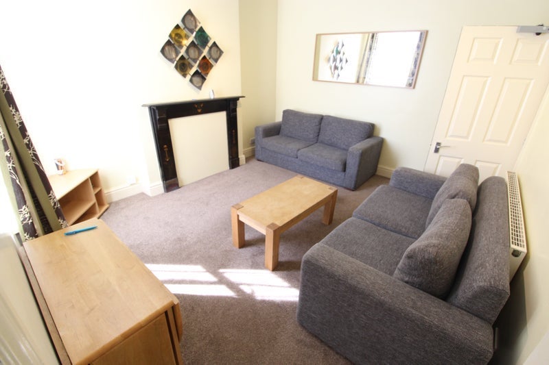 Room Humber Avenue in Coventry