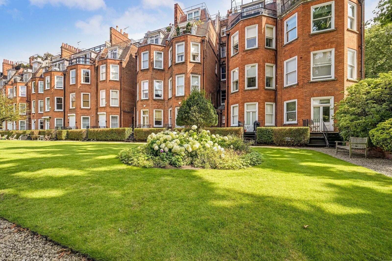 Flat Ormonde Gate in Greater London