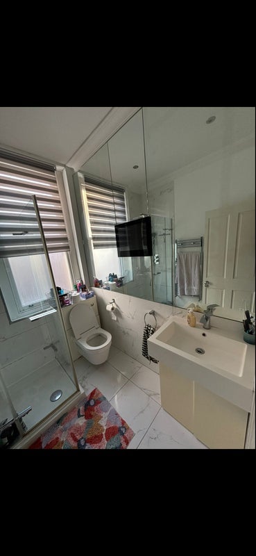 Room Ashburnham Road in Greater London