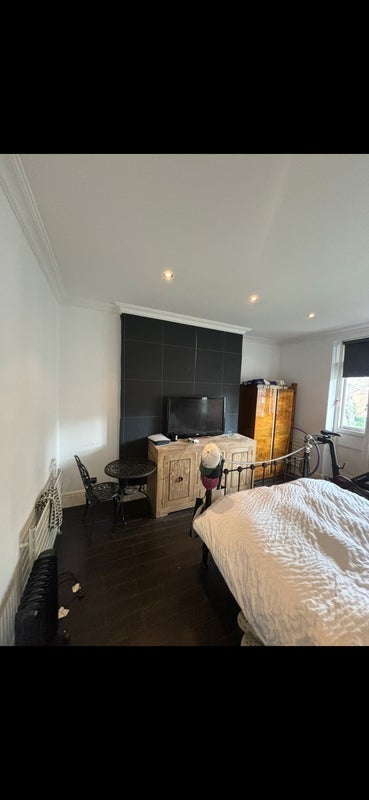 Room Ashburnham Road in Greater London