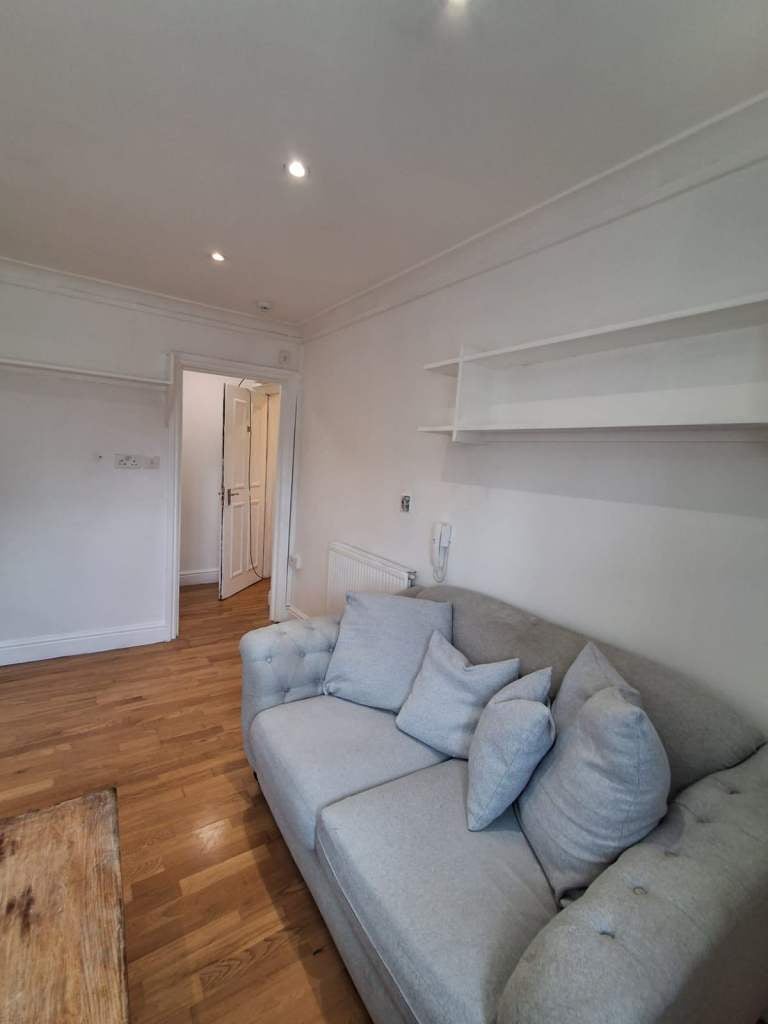 Flat Fulham Road in Greater London