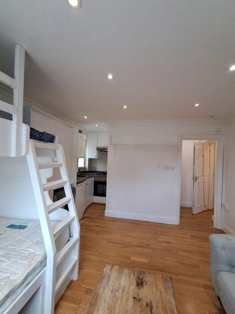 Flat Fulham Road in Greater London