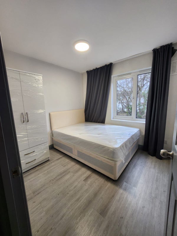 Room Keswick Court in Greater London