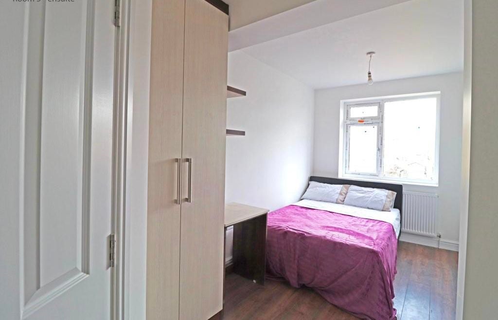 Room Rutland Crescent in Luton