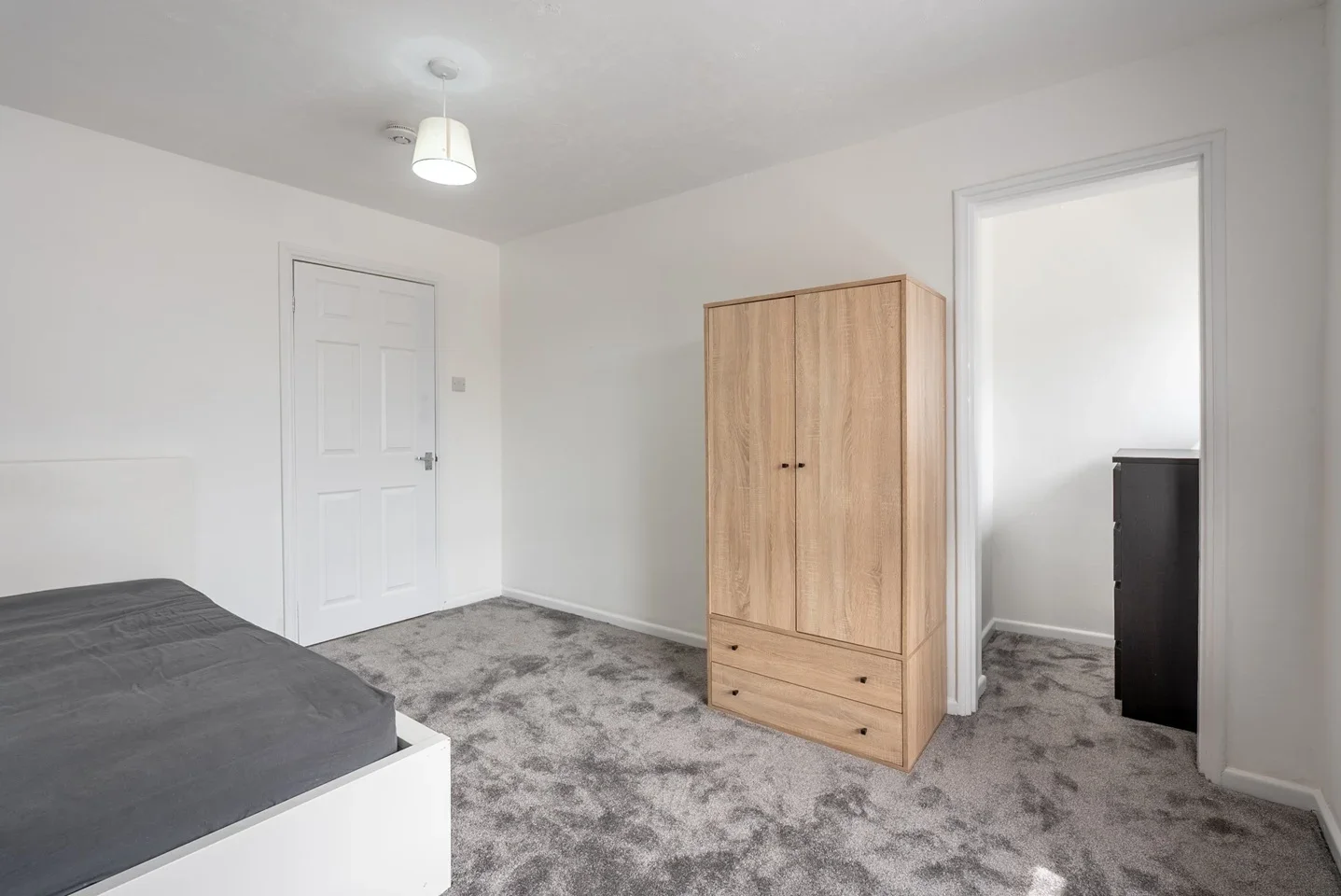Room Manor Road in Uttlesford