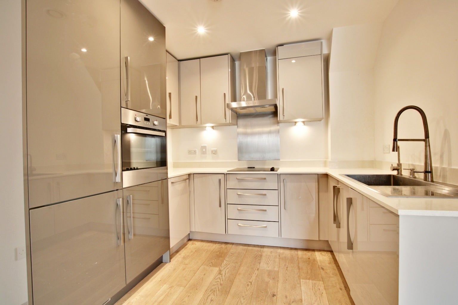 Flat James Smith Court in Dartford