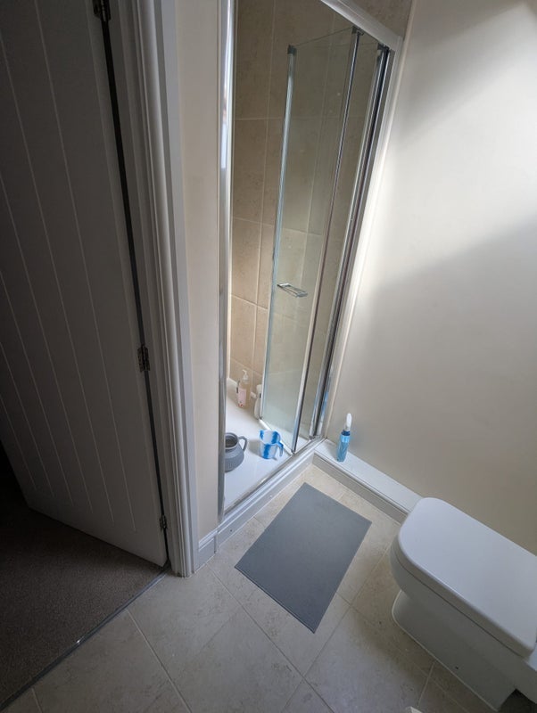 Room All Saints Road in Warwick
