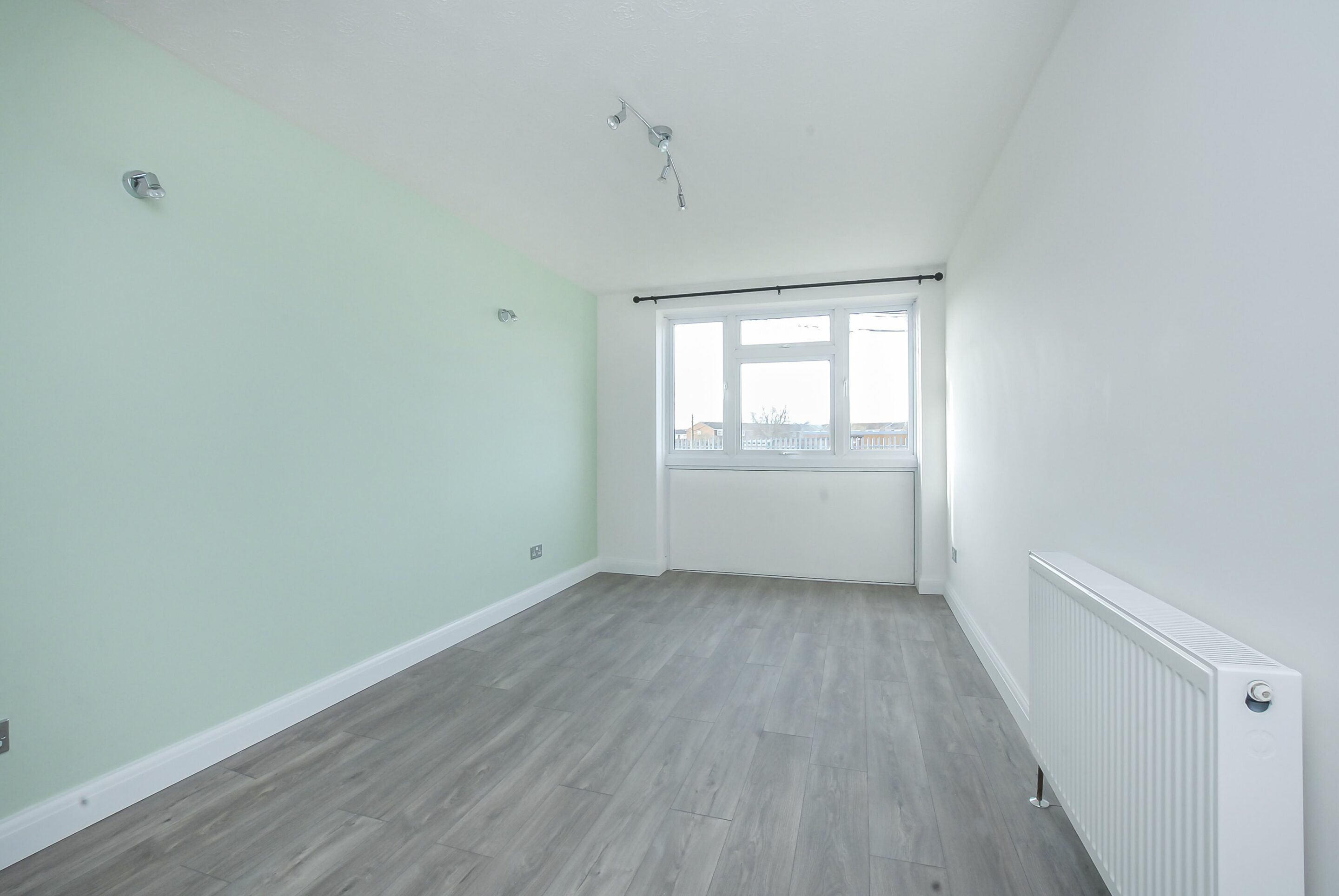 Flat Eden Close in Slough