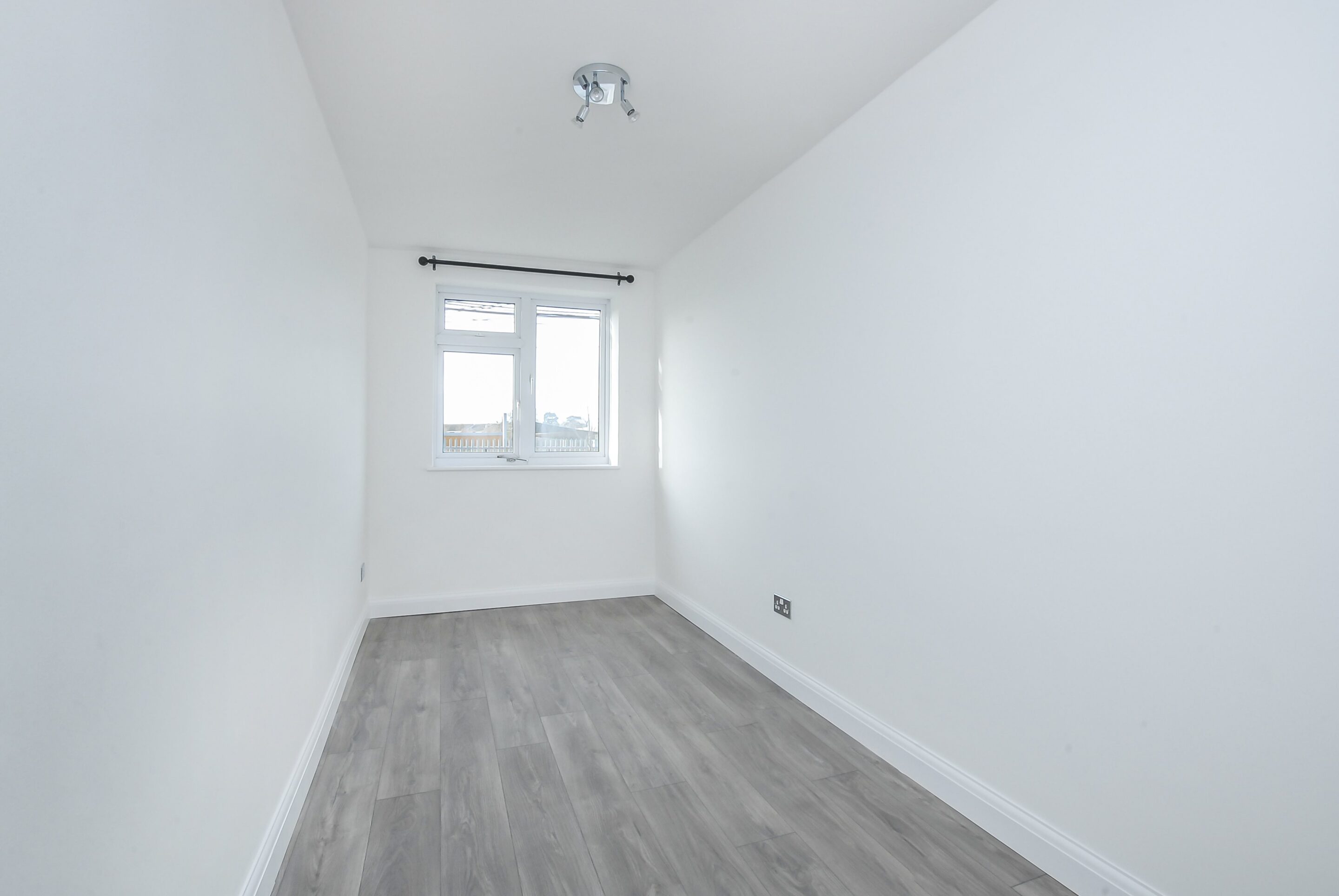 Flat Eden Close in Slough