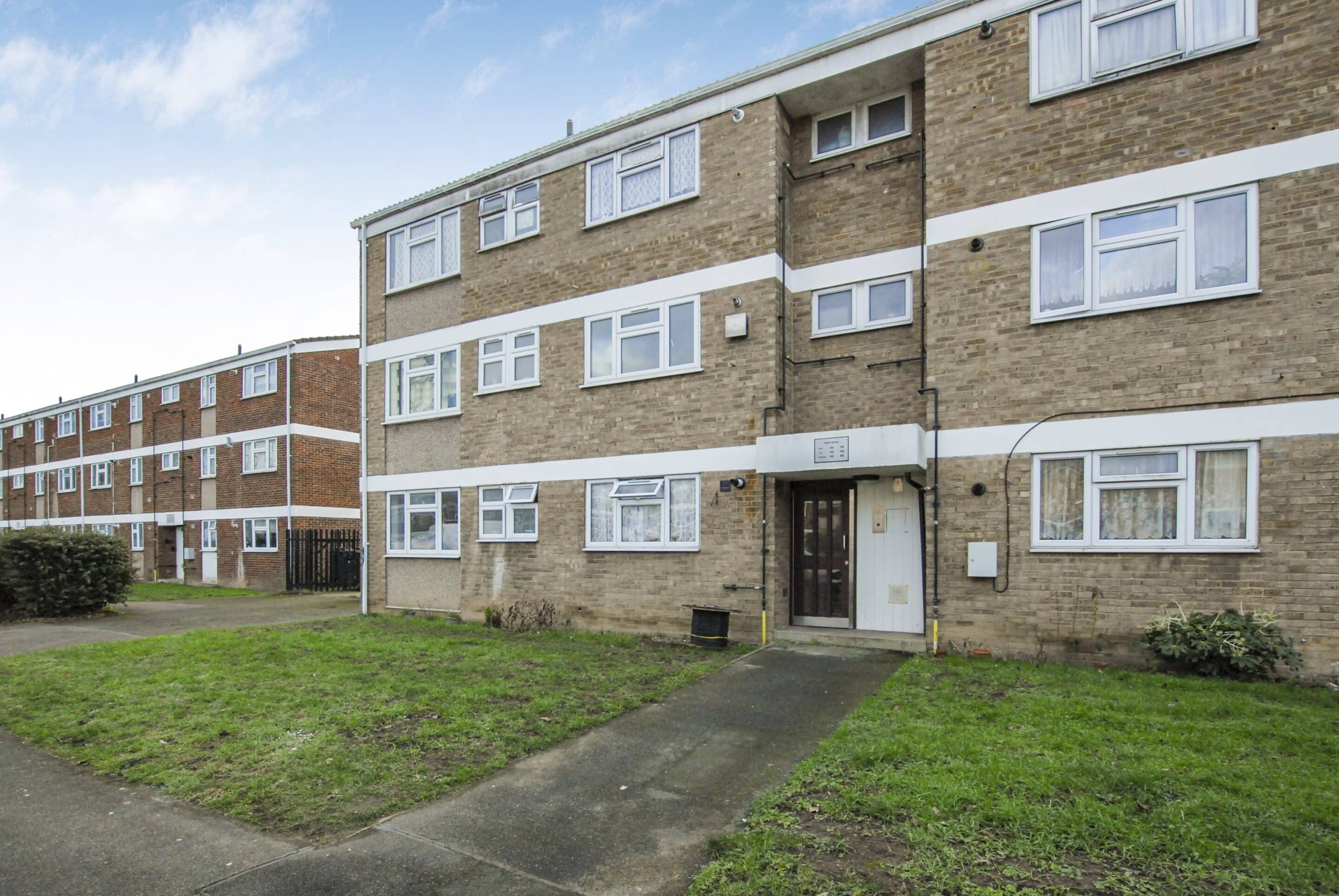 Flat Eden Close in Slough