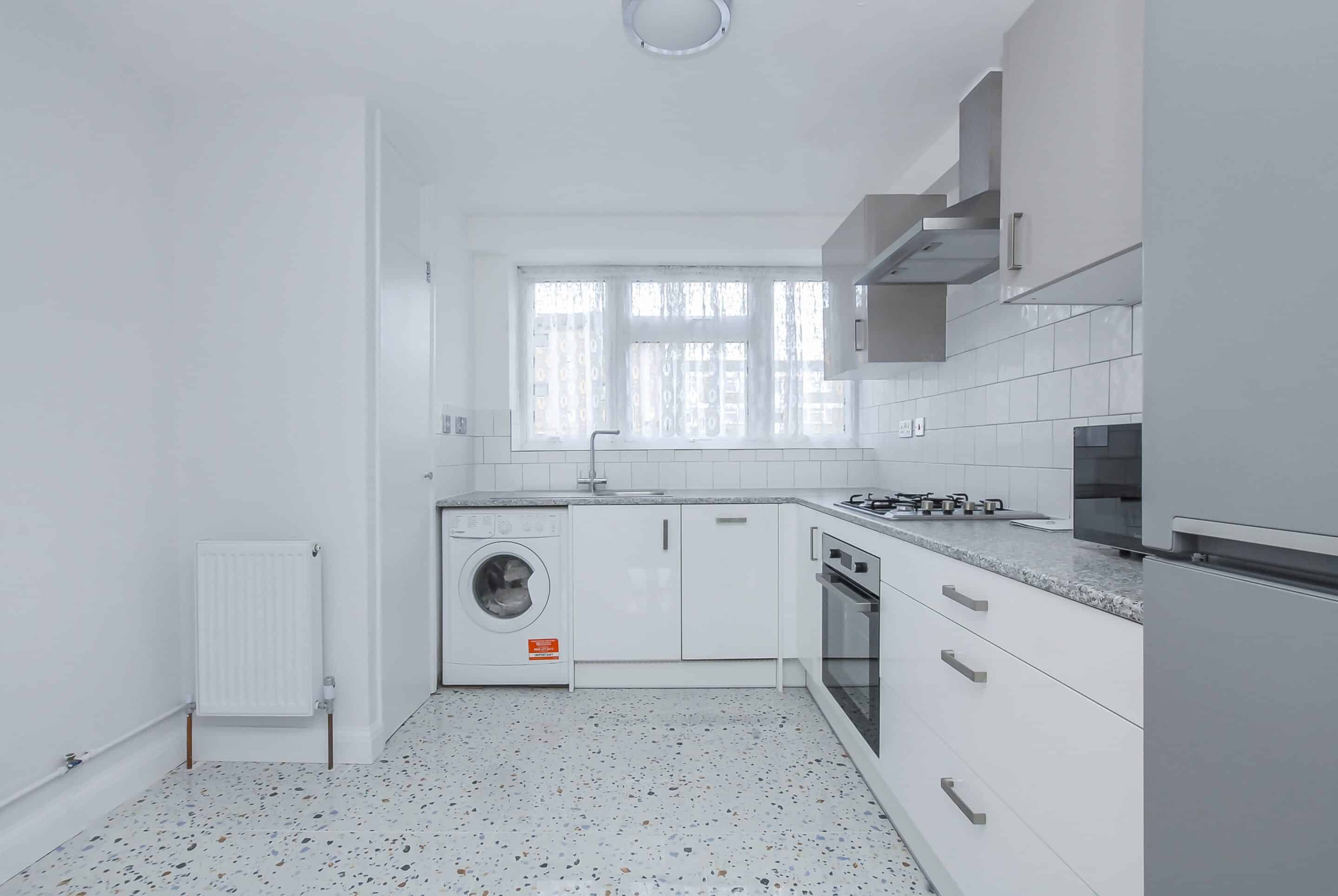 Flat Eden Close in Slough