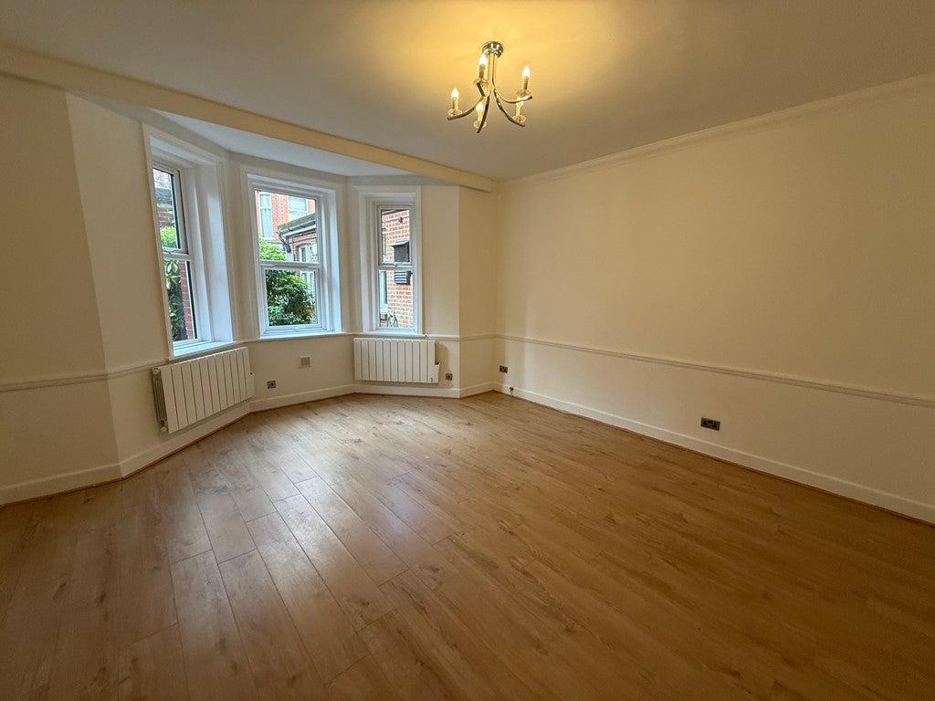 Flat Durley Gardens in Bournemouth