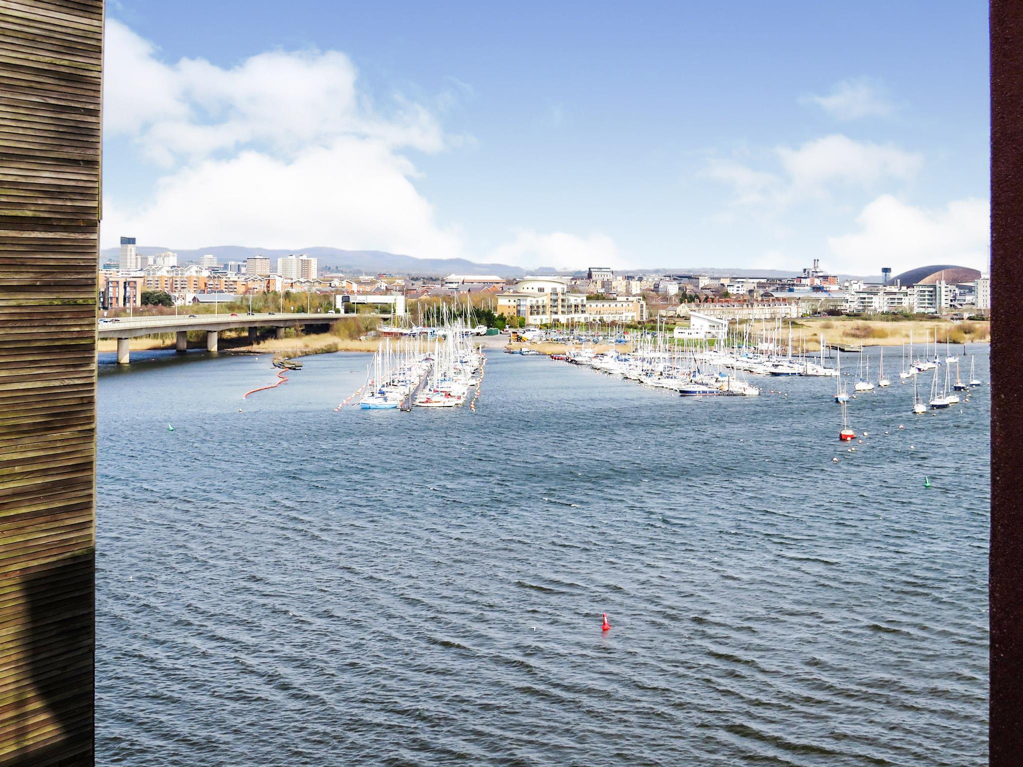 Flat Butetown Link in Cardiff