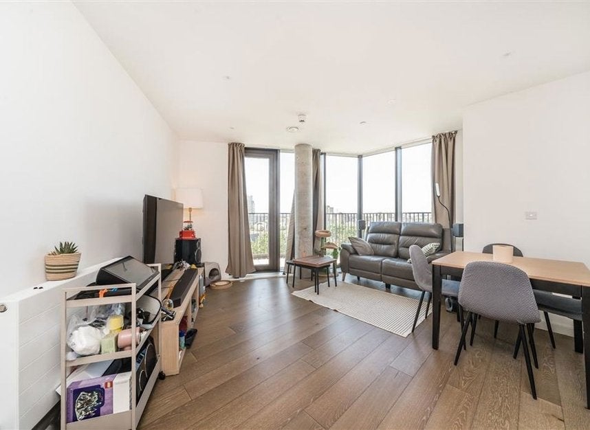 House Limehouse Causeway in Greater London