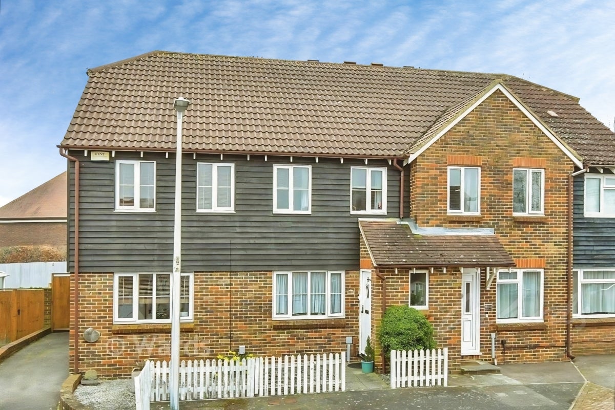 House Carpenters Close in Rochester