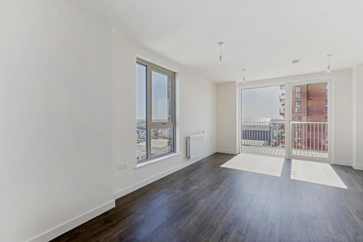 Flat Barratt Way in Greater London