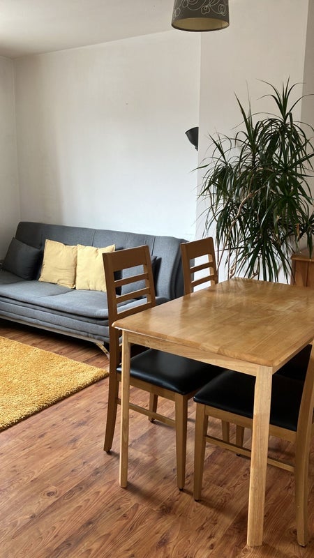 Flat Mortimer Road in Bristol