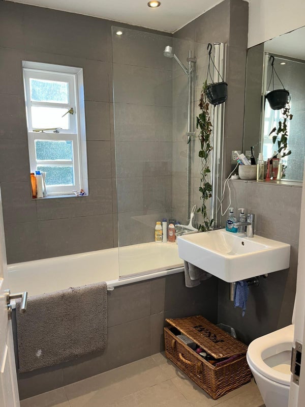 Room Meredith Mews in Greater London