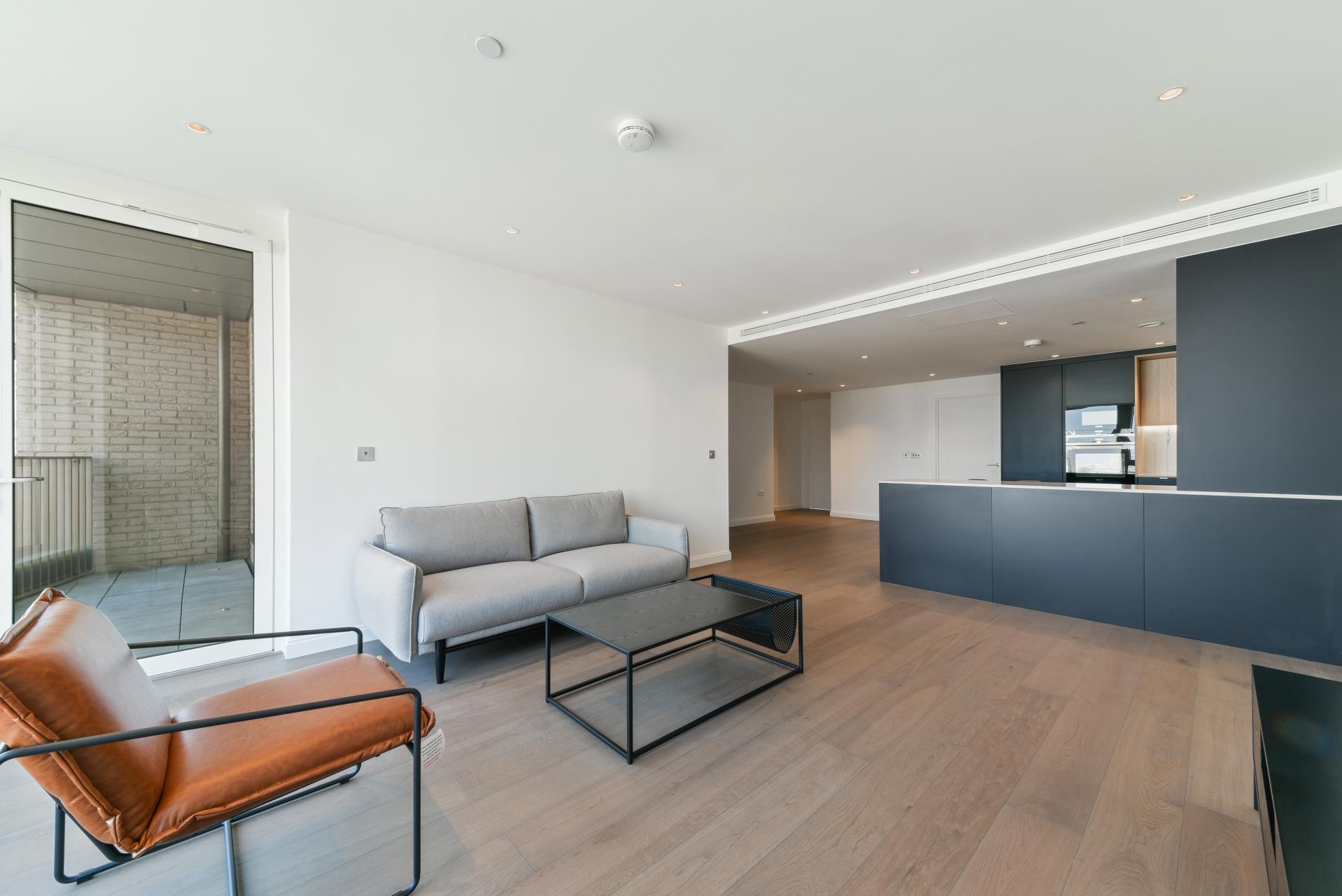 Flat Kennington Lane in Greater London