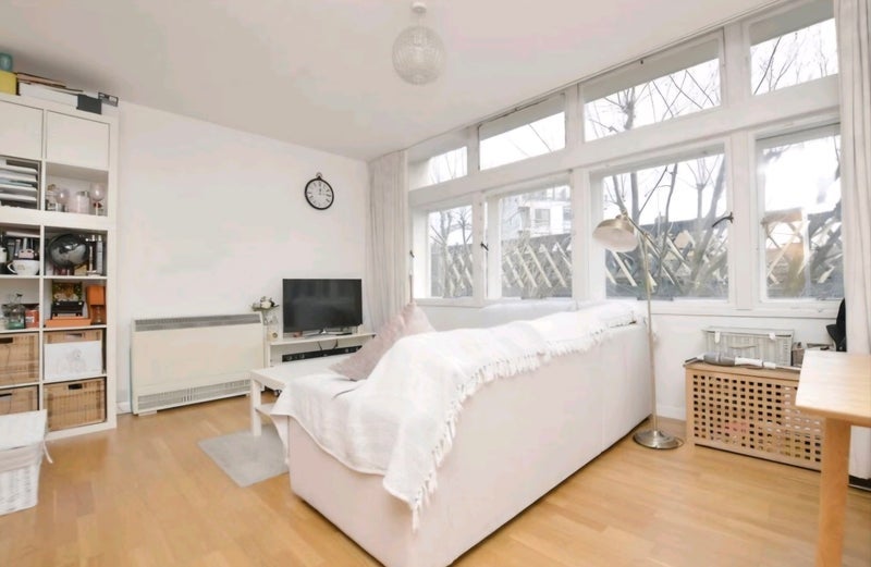 Flat Newington Causeway in Greater London