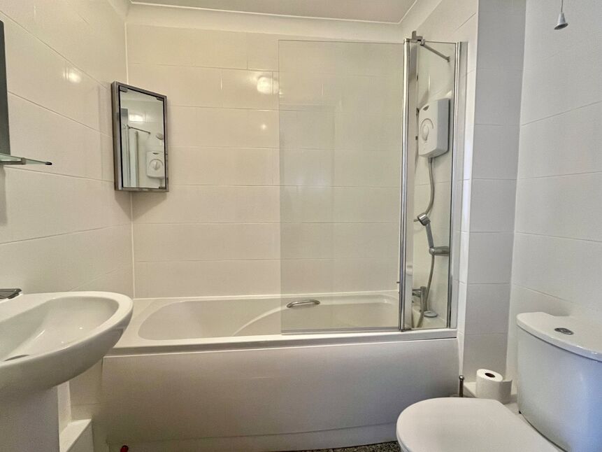Flat The Bayle in Folkestone and Hythe District