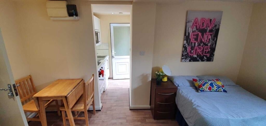 Flat Ashmore Road in City of Westminster